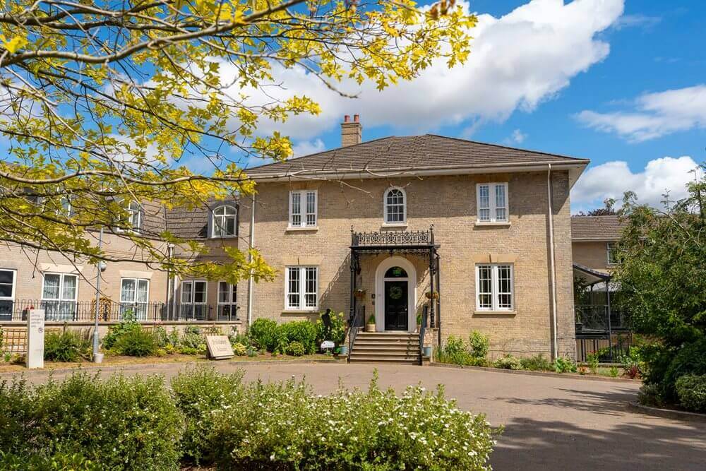 Salisbury Manor - Salisbury Manor lead