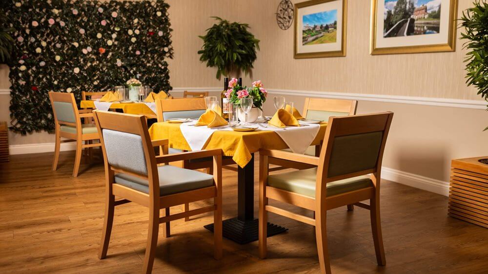 Wytham House - Wytham House dining room