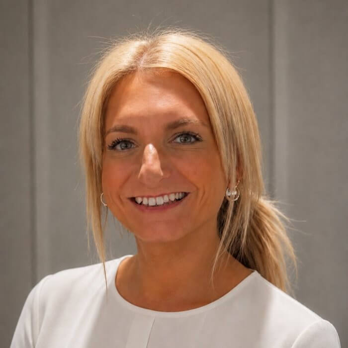 Claire Holmes