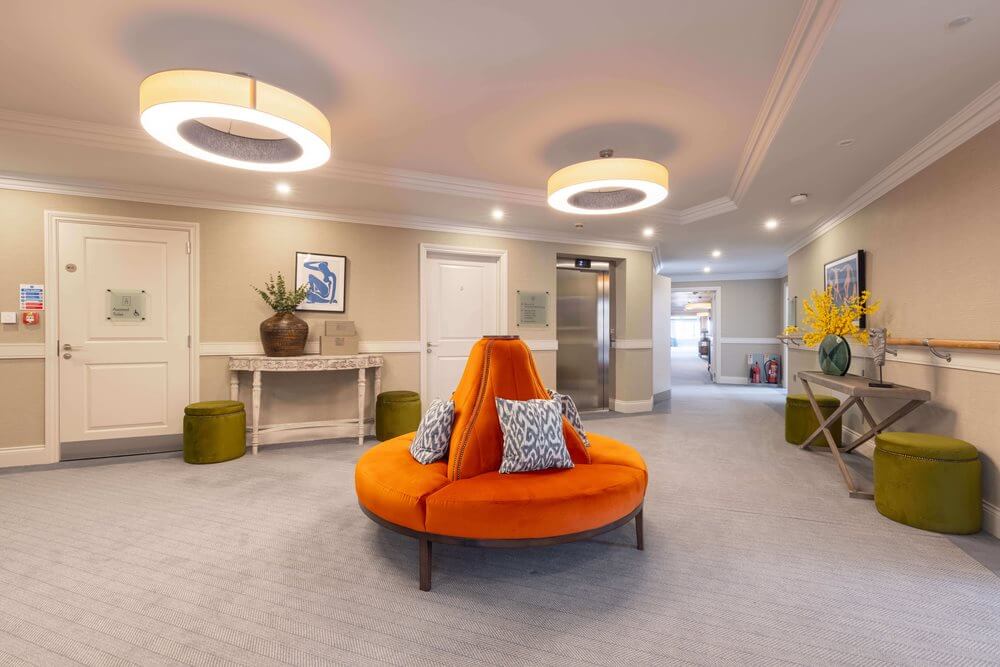 Louth Manor - Louth Manor hallway