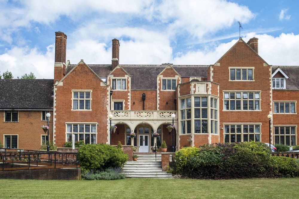 Milner House Care Home in Leatherhead, Surrey Care UK