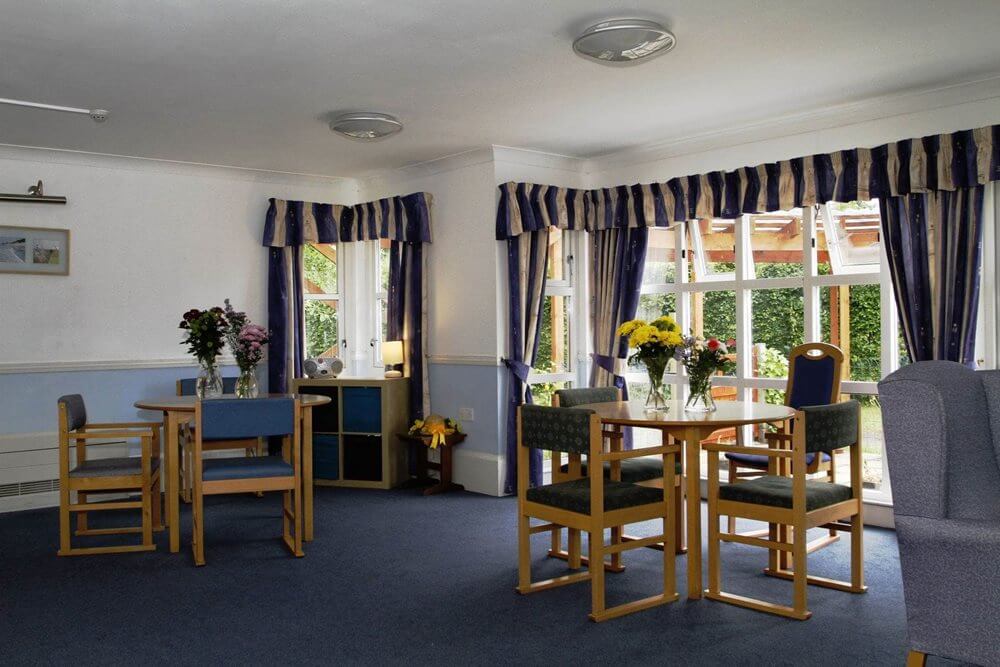 Hillview Court - Hillview Court dining room
