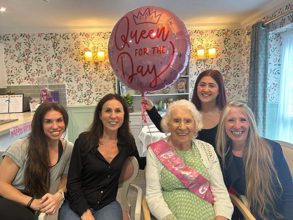 Long Stone Manor - Long Stone Manor lifestyle 2