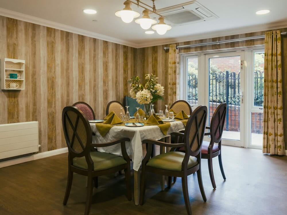 Highmarket House - Highmarket House dining room 2