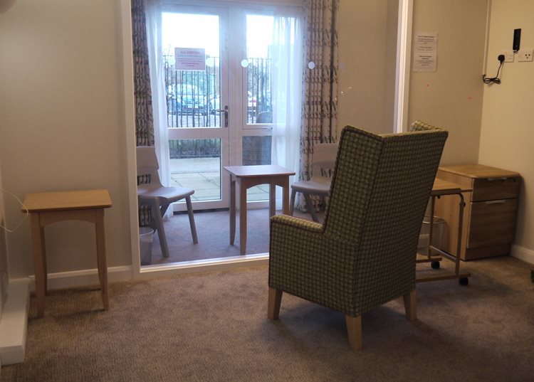 Dedicated, Covid-safe indoor visiting suite opens at Montfort Manor care home