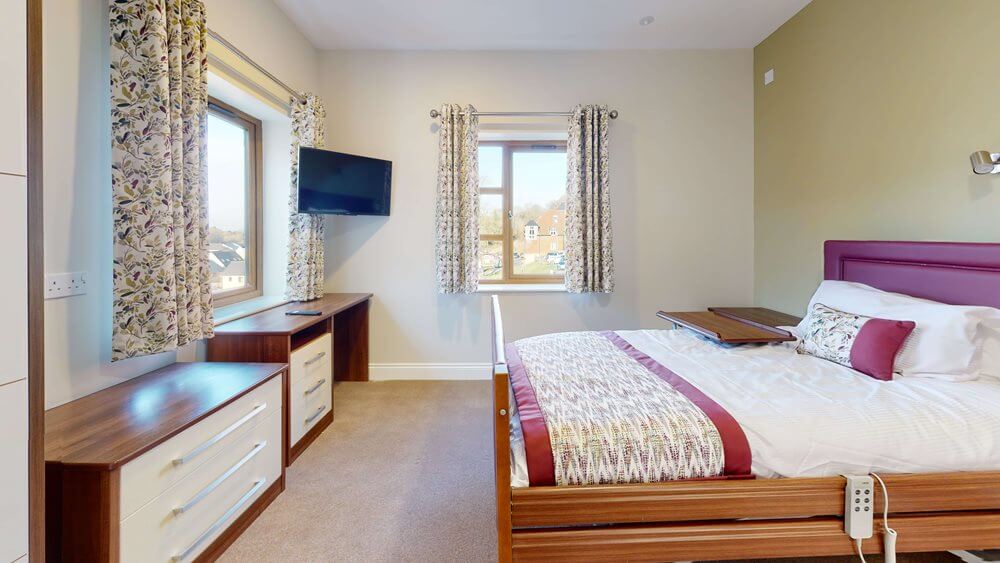 The Hollies - Holly Oak bedroom