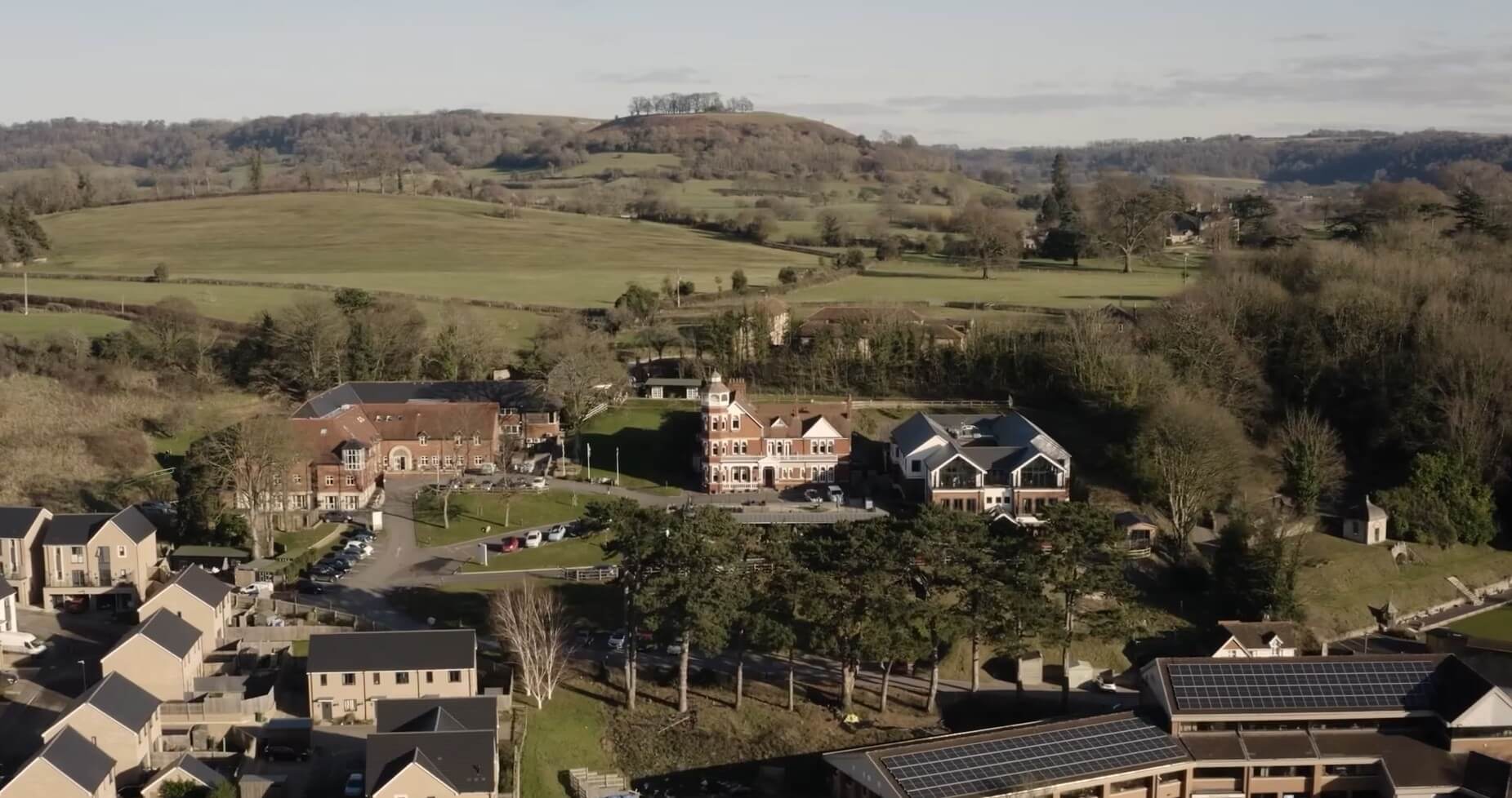 The Hollies - Take a tour of The Hollies and Holly Oak