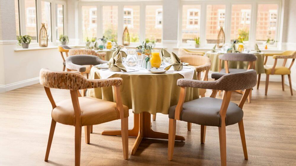 Brook House - Brook House dining room