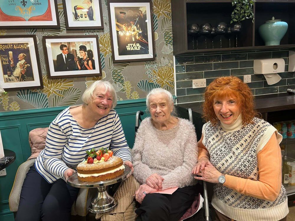 Long Stone Manor - Long Stone Manor lifestyle 1