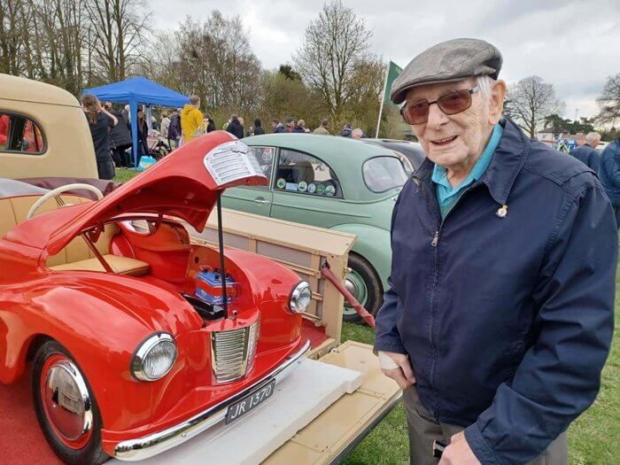 Blossomfield Grange made Bob’s wish to attend the Pride of Longbridge car show come true. 