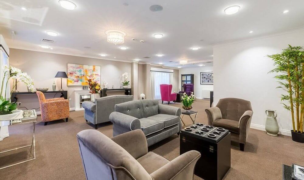 Domestic Cleaner - Bath- lounge
