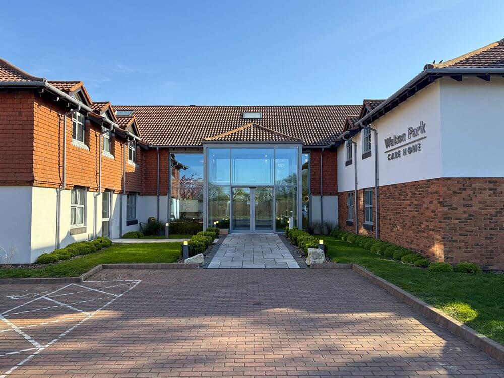 Walton Park - Walton Park lead