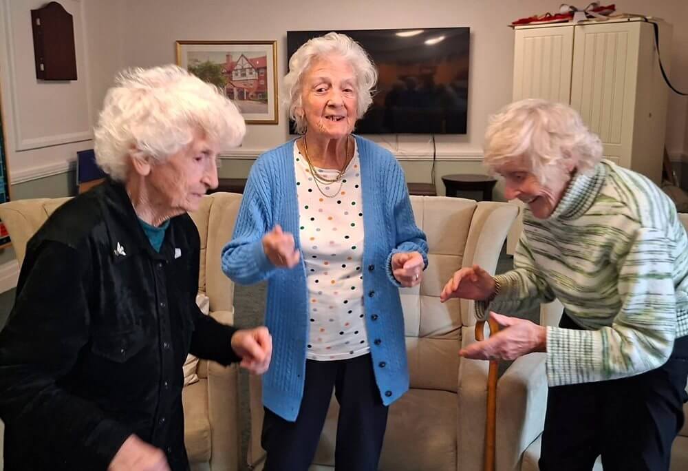 Senior Care Assistant - Day & Night Shifts - Halecroft Grange lifestyle 5