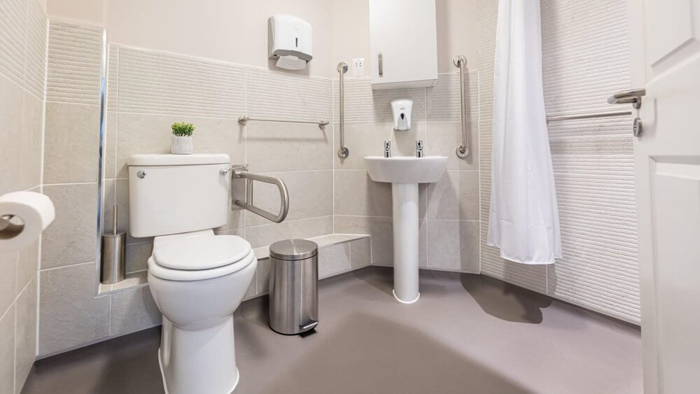 Claydon House - Claydon House bathroom