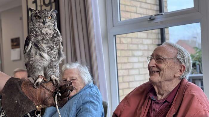Receptionist Bank - Field Lodge Bird Visit