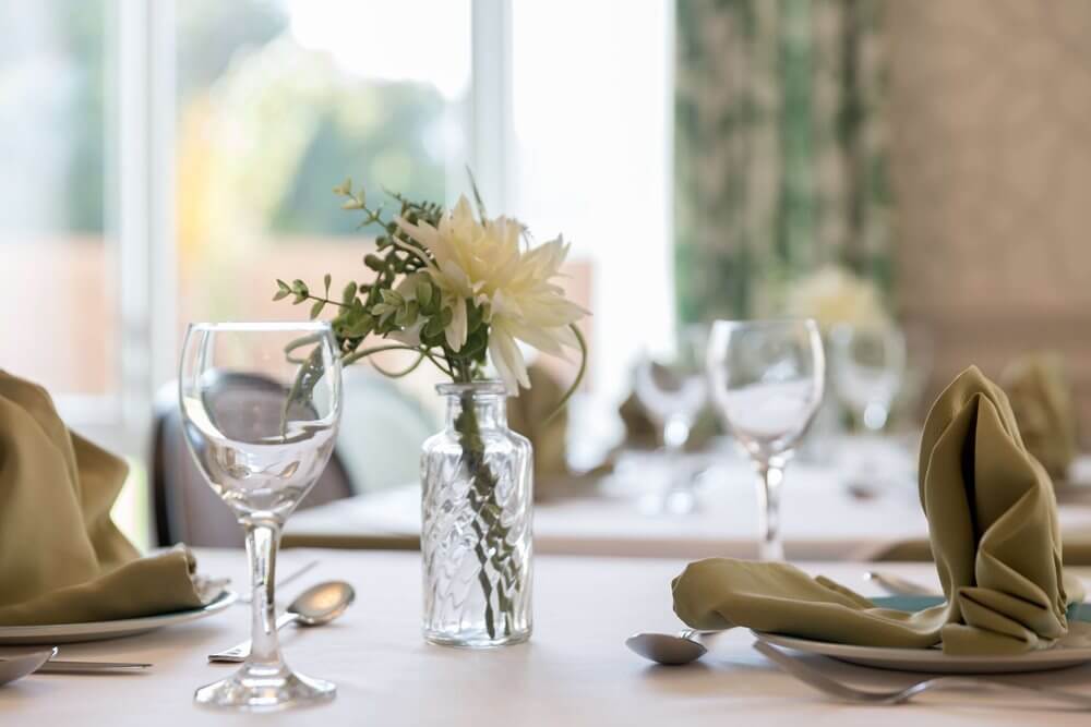 Bailey Lodge - Bailey Lodge dining room 2