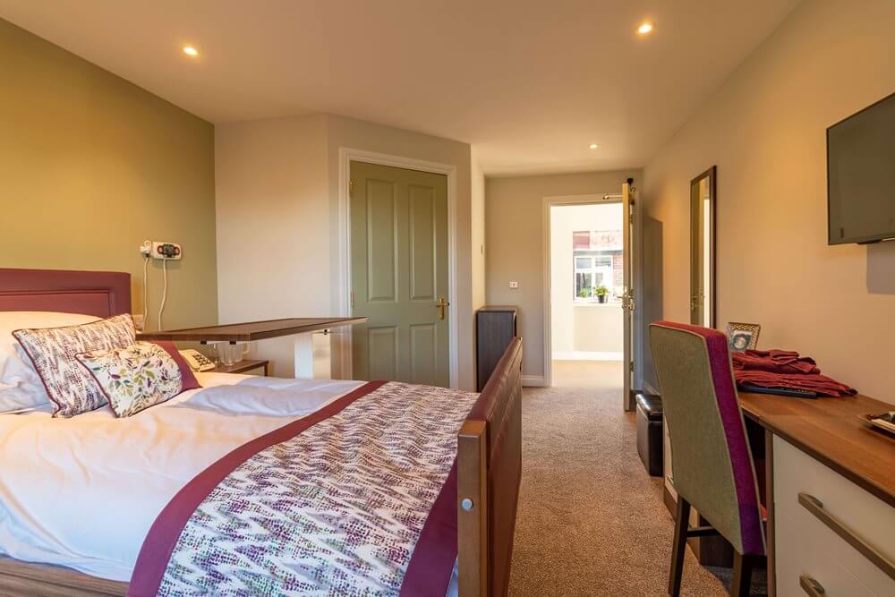 The Hollies - Holly Oak bedroom