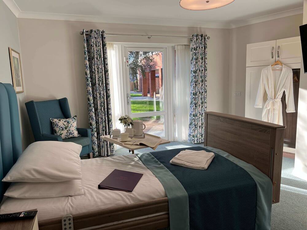 Chichester Grange - chichester bedroom