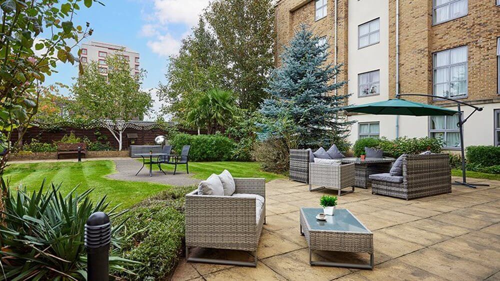 Albany Lodge - Albany Lodge garden