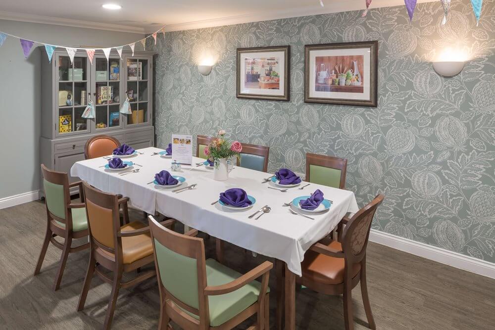 Snowdrop House - Snowdrop House dining 1