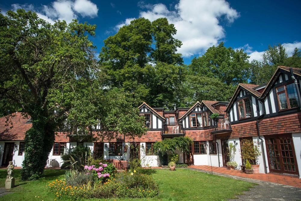 Coxhill Manor - Coxhill Manor garden