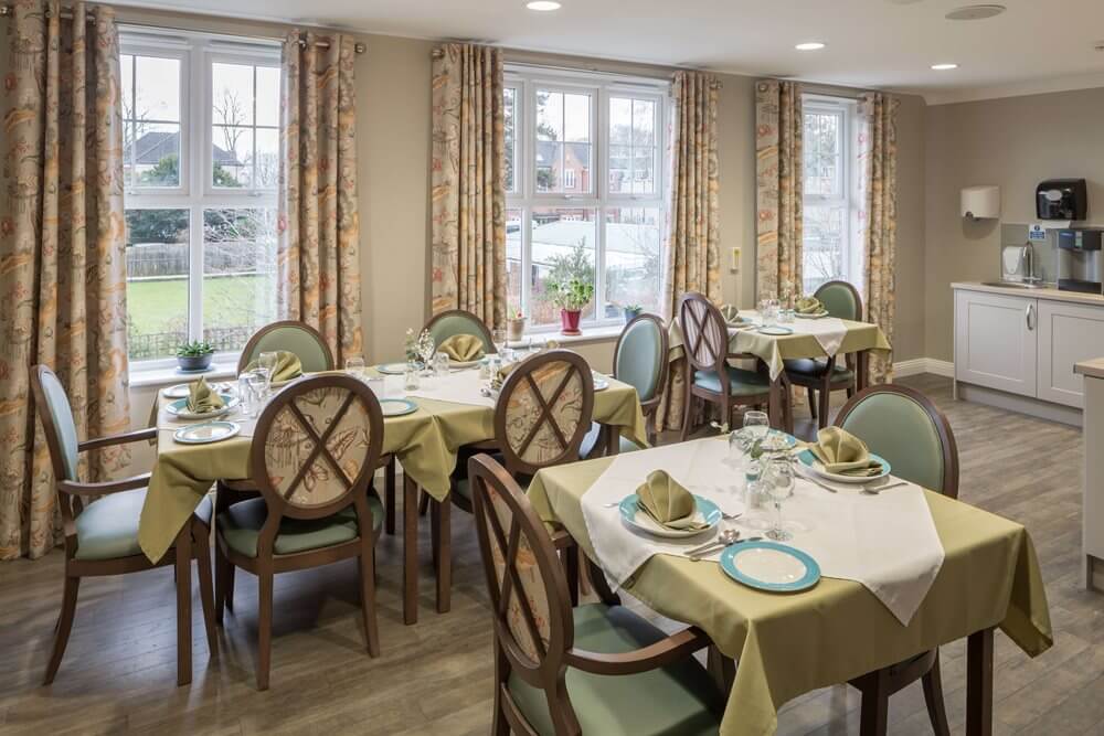 Seccombe Court - Seccombe Court dining 1