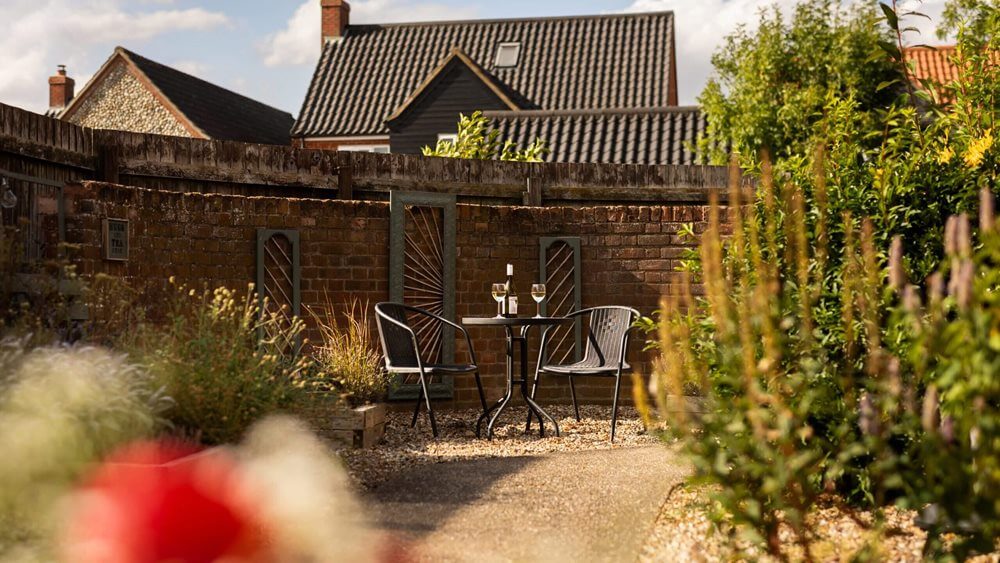 Oak Manor - Oak Manor garden