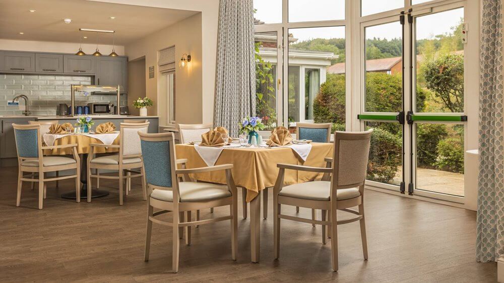 Oaken Holt - Oaken Holt dining room