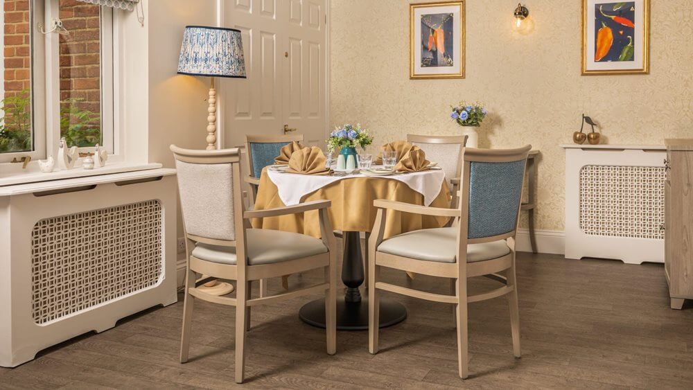 Oaken Holt - Oaken Holt dining room