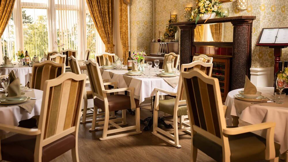 Oaken Holt - Oaken Holt dining room