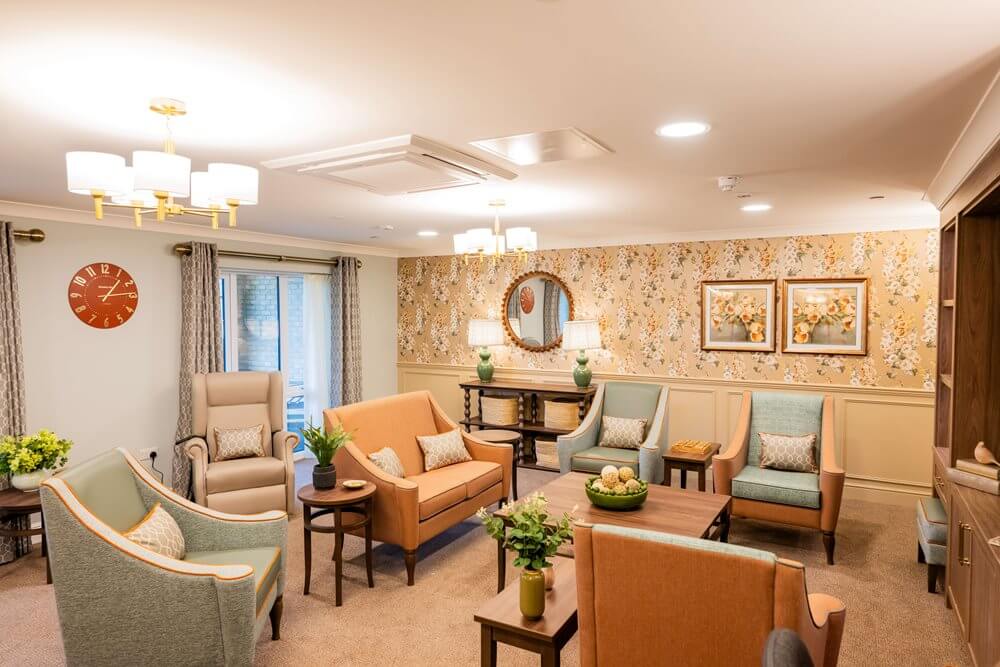 Second Chef - Bailey Lodge lounge 4