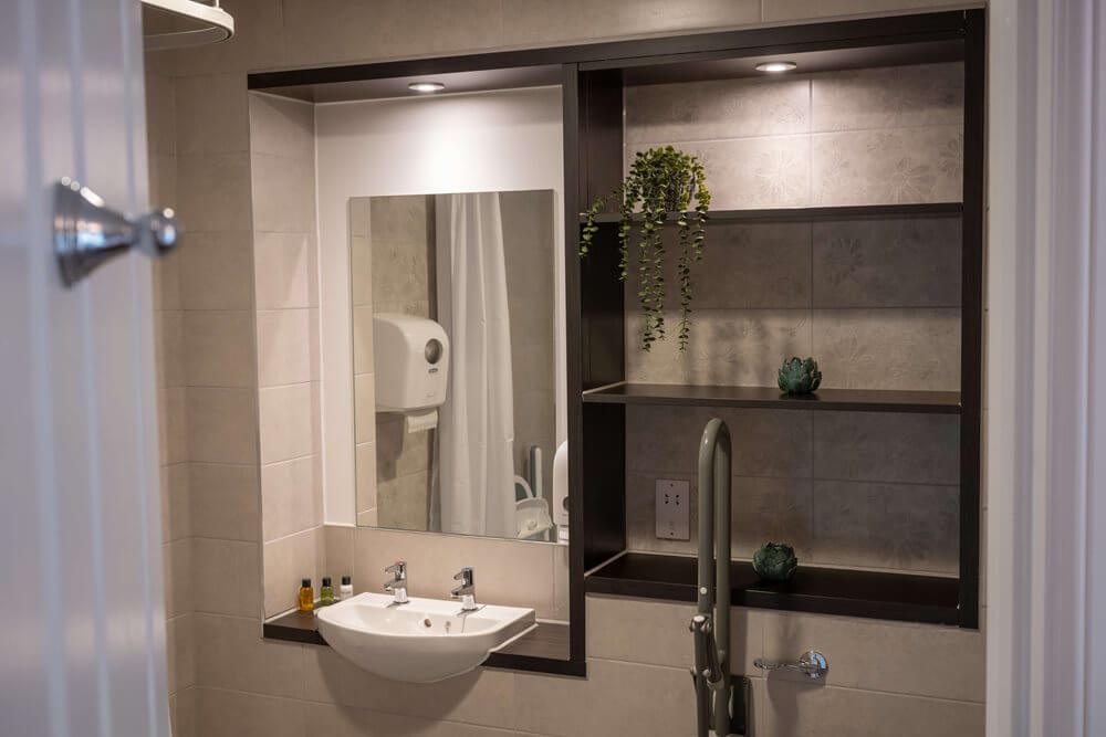 Elderflower Grange - Elderflower Grange bathroom