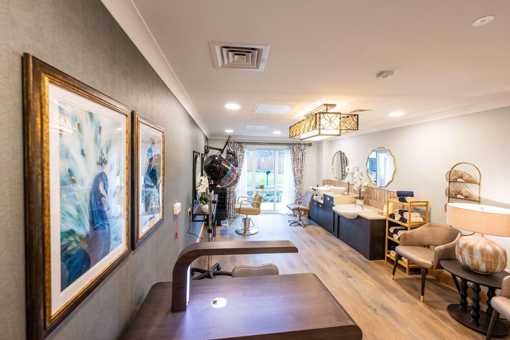 Second Chef - Bailey Lodge salon 3