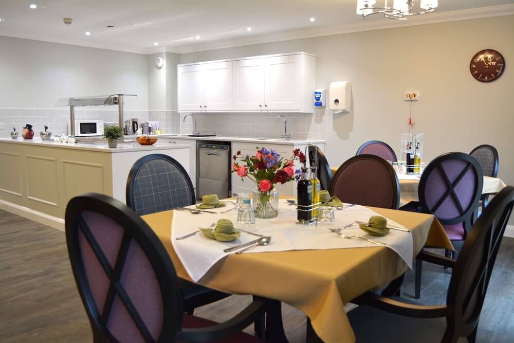 Glastonbury Court - Glastonbury Court dining 2